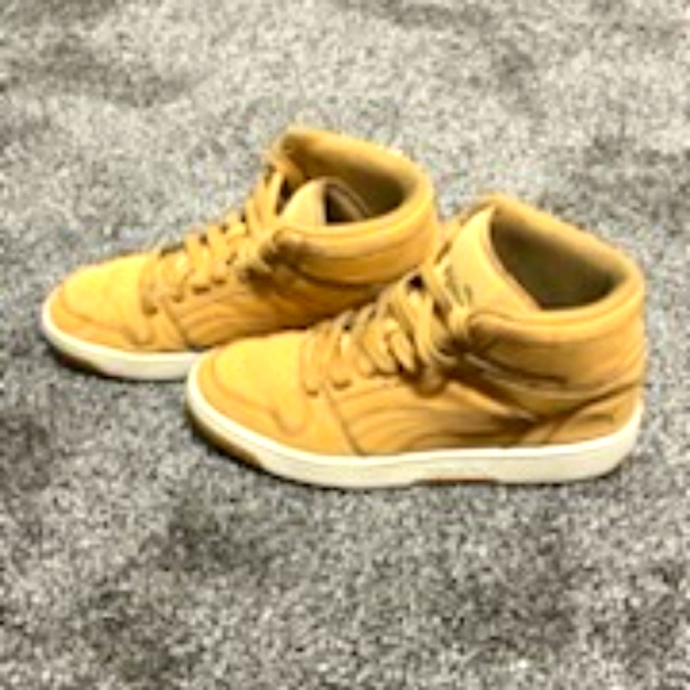 Puma High Tops